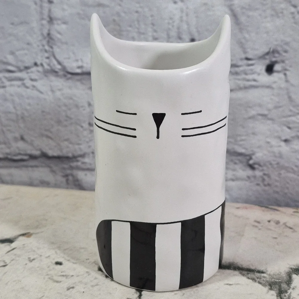 IKEA Fatalig Cat Vase Pencil Holder Black Off-White Contemporary Stoneware Decor